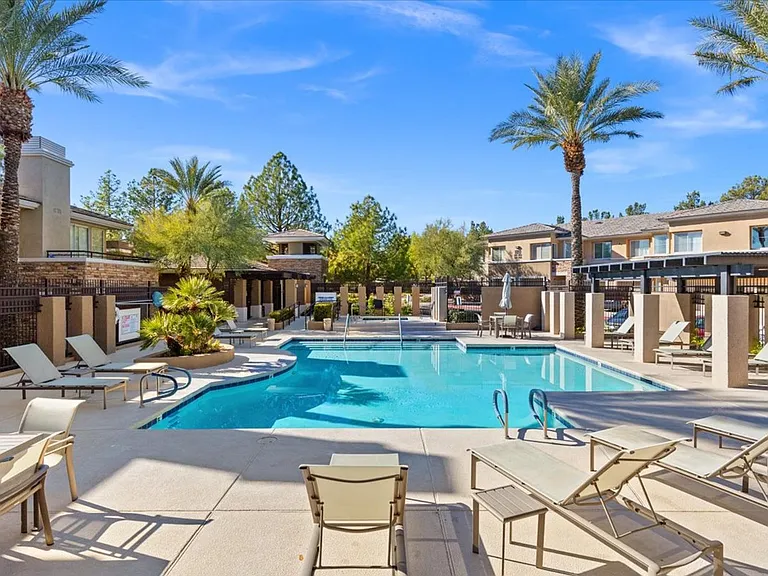 660 Peachy Canyon Cir #201 — Photo 24