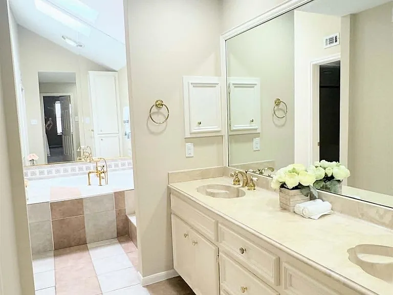 2413 Potomac Dr #D — Photo 16