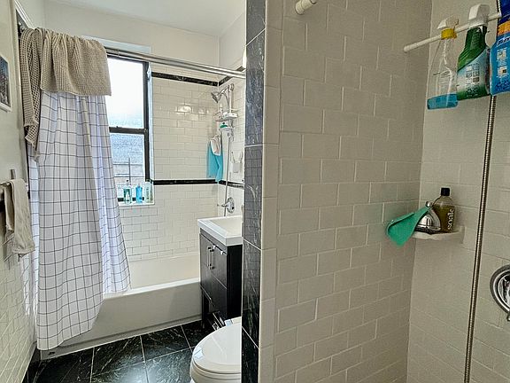 5th image of 86 Fort Washington Ave APT 6H