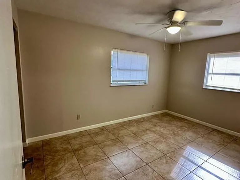 680 Birchwood Ln — Photo 11