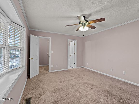 3rd image of 3959 Sterling Pointe Drive #Qqq9