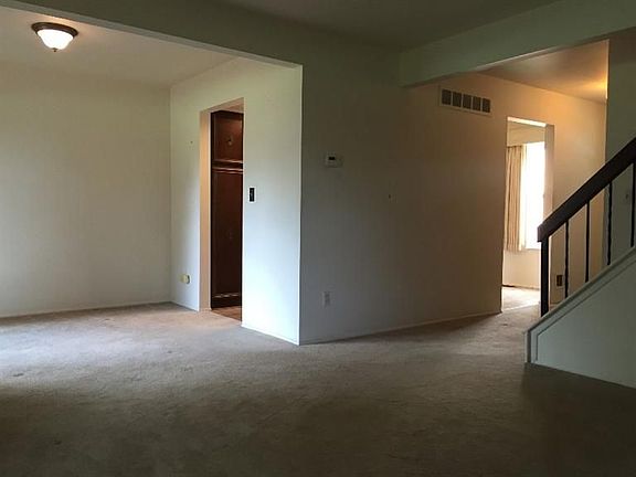 5th image of 3423 Burbank Dr