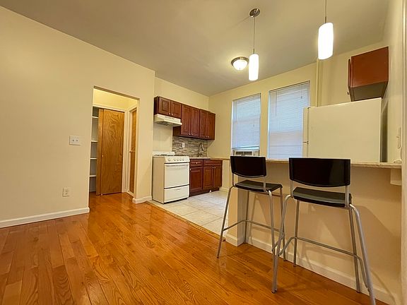 3rd image of 30-32 33rd St #2FF
