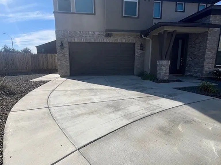 4537 S Ernest St — Photo 1