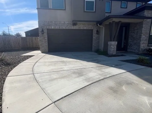 4537 S Ernest St, Visalia, CA 93277