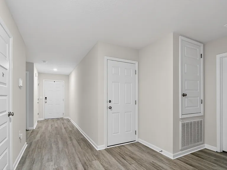 6817 Interlachen Ln — Photo 8