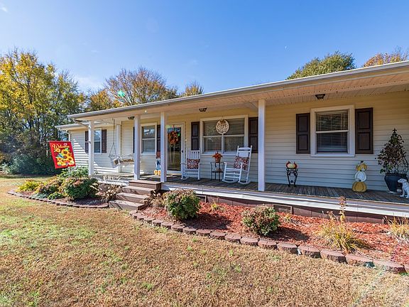 3rd image of 226 Phifer Cir