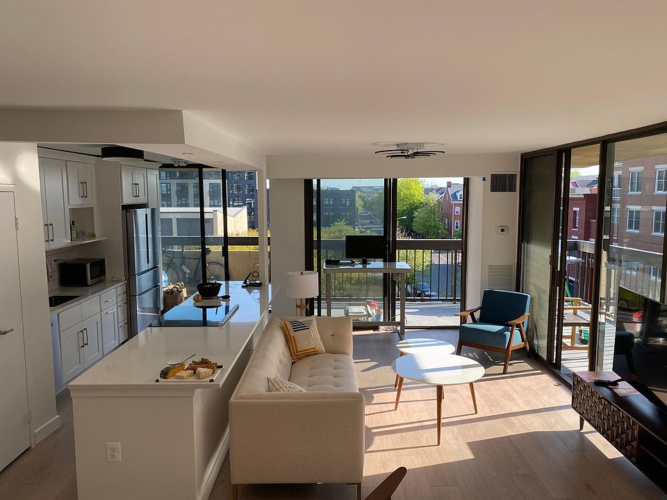 1st image of 400 Madison St APT 403