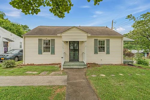 1315 E Red Bud Rd Photo 1