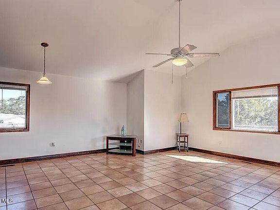 2nd image of 601 Clarendon Ave