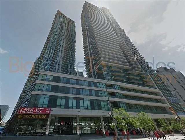 33 Bay St E #607