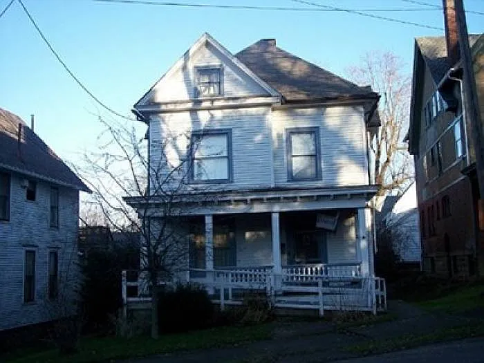 203 Division St photo 1