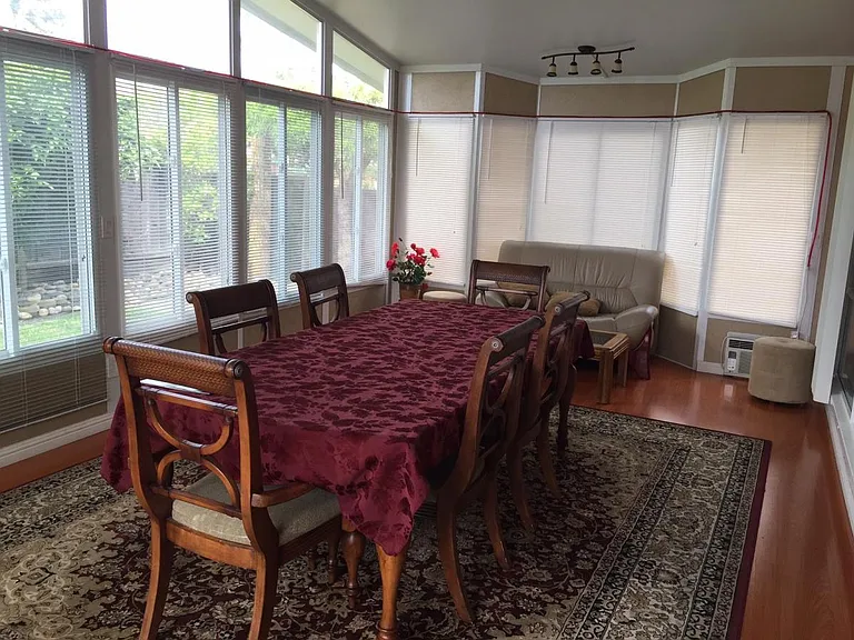 1267 Rembrandt Dr — Photo 2