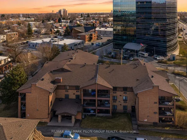 316 Savard Ave #206, Ottawa, ON K1L 7S2