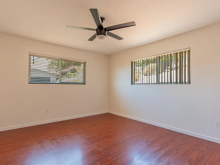 1319 Grand Ave — Photo 13