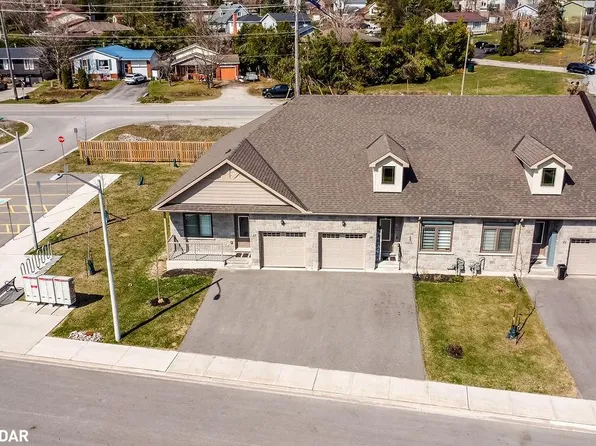 19 Leannes Way, Orillia, ON L3V 8M1