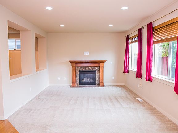 3rd image of 10928 243rd Ave NE