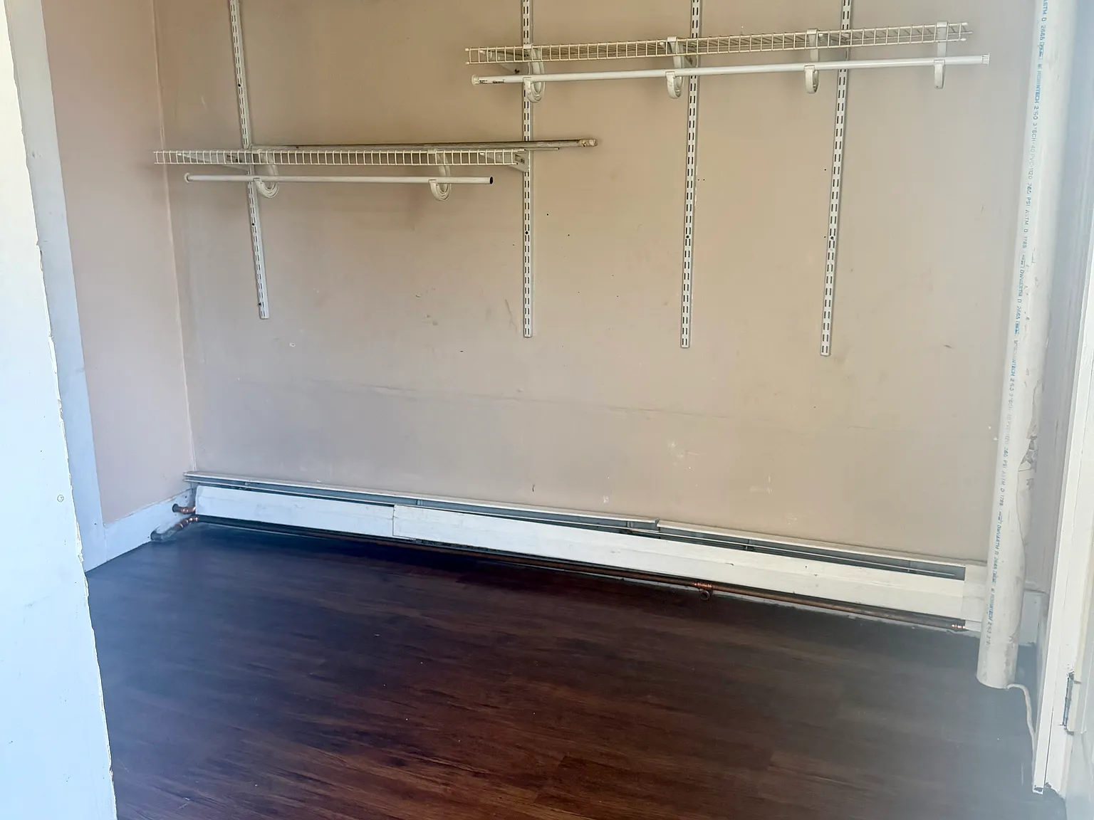 2 bed, 1.5 bath, 900 sqft, $2,350 — Photo 3