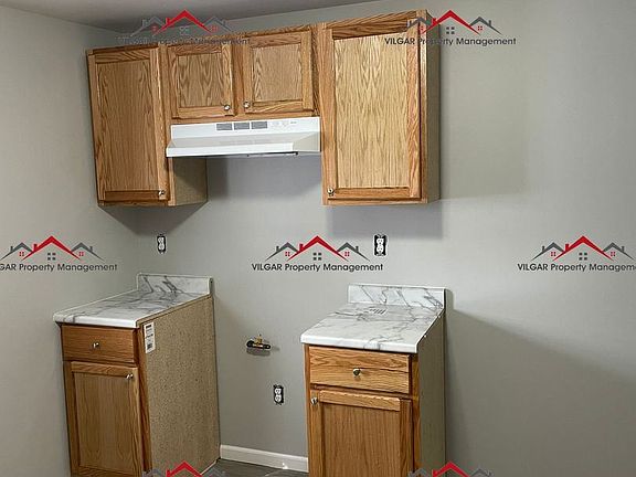 2nd image of 4855 White Oak Ave Unit 3