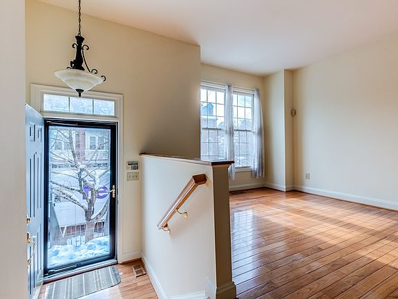 3rd image of 3803 Charles Ave
