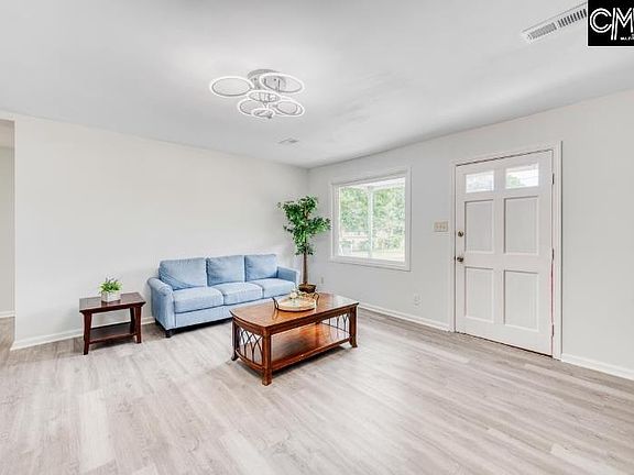 3rd image of 1091 Spring Plains Rd