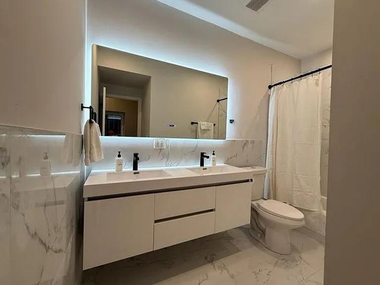 1635 S California Ave — Photo 19