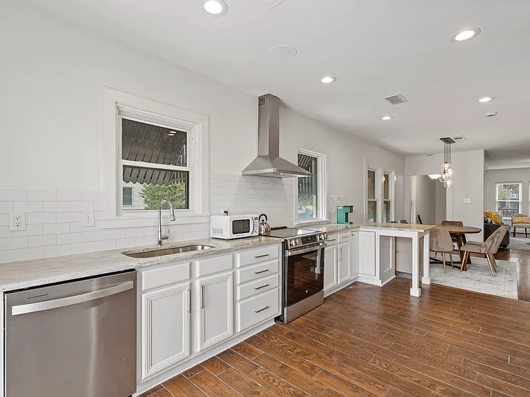 5800 Oram St #5800 — Photo 13