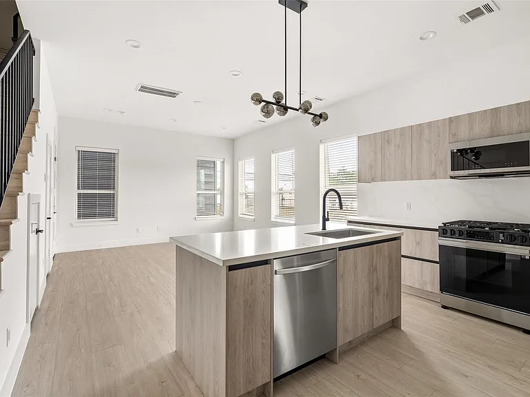 107 Tolima Dove St — Photo 12