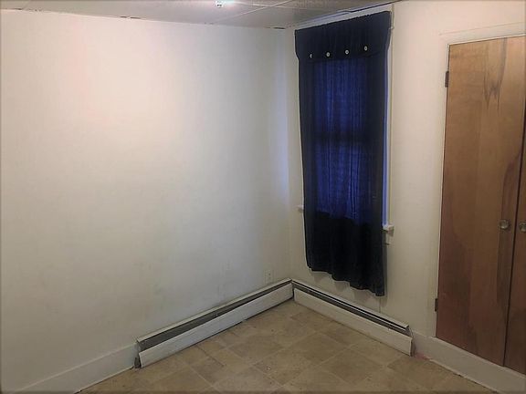 4th image of 121 N 7th St APT 3