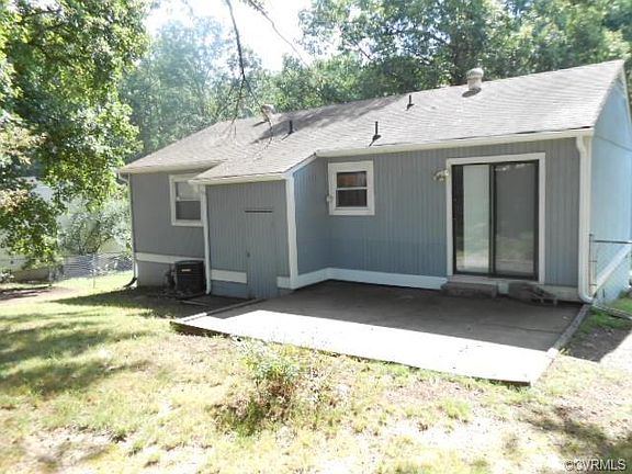 3rd image of 3320 Summerbrooke Dr