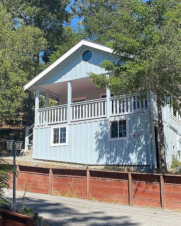 1st image of 10 Linares Ave