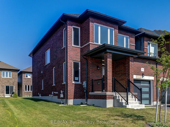 39 Lisa St, Wasaga Beach, ON L9Z 0K9
