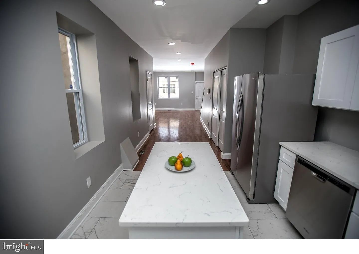 3 bed, 1.5 bath, 1288 sqft, $2,100 — Photo 4