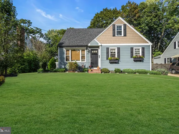 71 Ridgley St, Mount Holly, NJ 08060