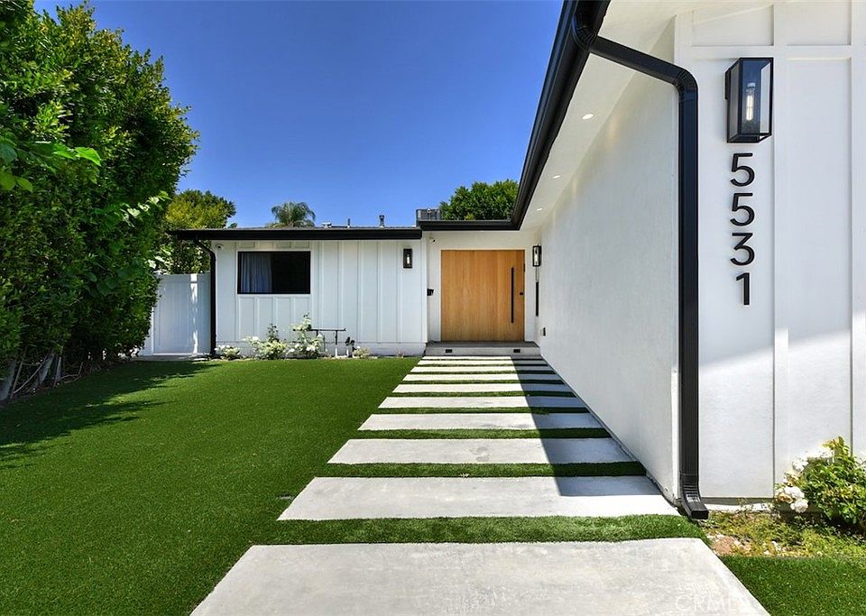 1st image of 5531 Hermitage Ave