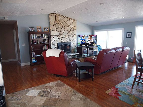 5th image of 1802 Harborcrest Pl
