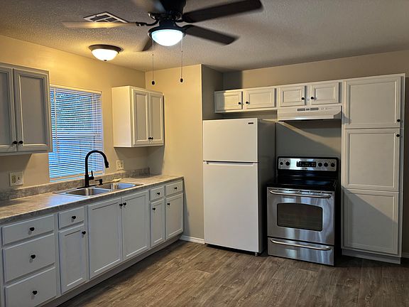 4th image of 3032 S Millwood Ave