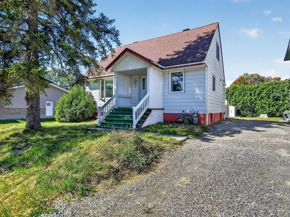 7 Norice St, Ottawa, ON K2G 2X2