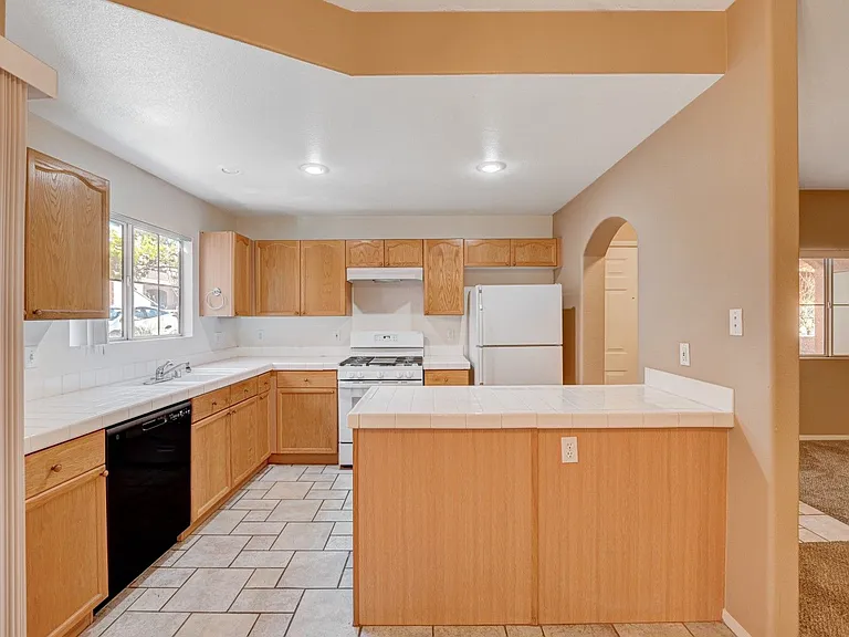 10553 Pine Pointe Ave #102 — Photo 12