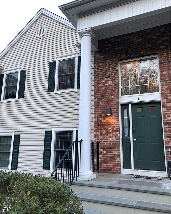 2nd image of 570 Danbury Rd APT 11