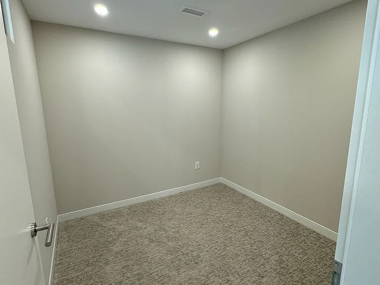 119 Lincoln St #304 — Photo 17