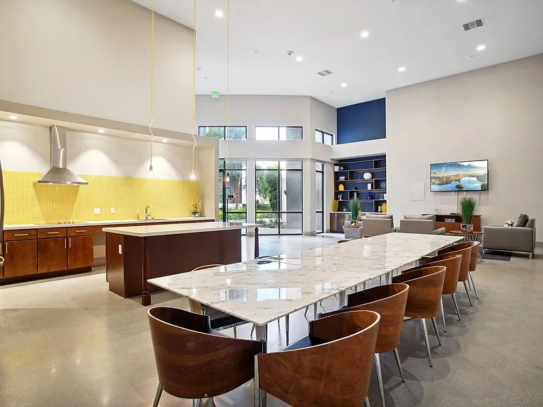 Oak Grove Apartments — Photo 12