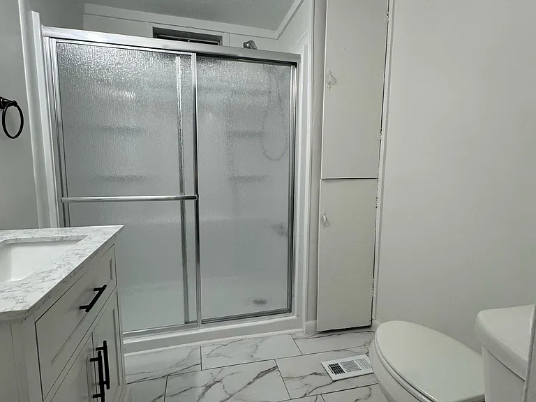807 Eastview Dr — Photo 18