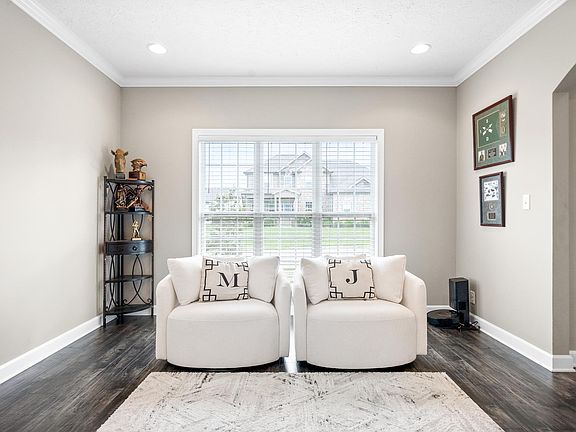 5th image of 2831 Chatfield Dr