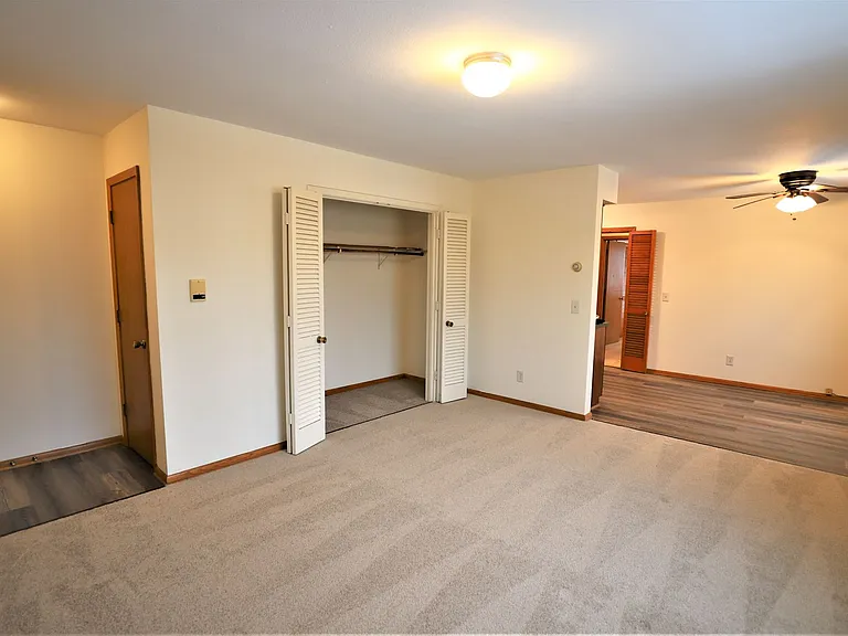 6520 Oliver Ave S — Photo 4