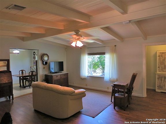5th image of 947 Mountain View Pl