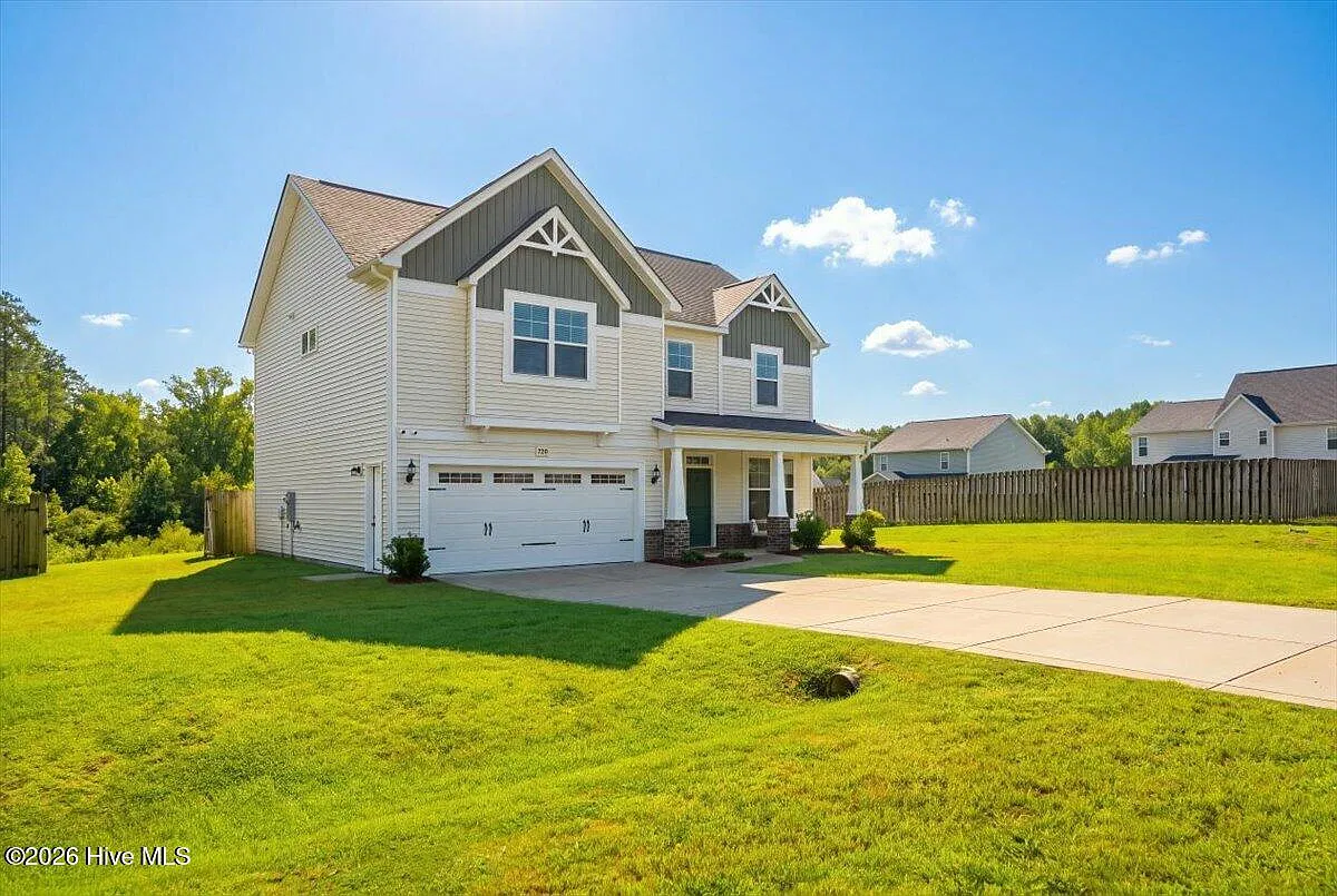 4 bed, 2.5 bath, 2300 sqft, $2,300 — Photo 1