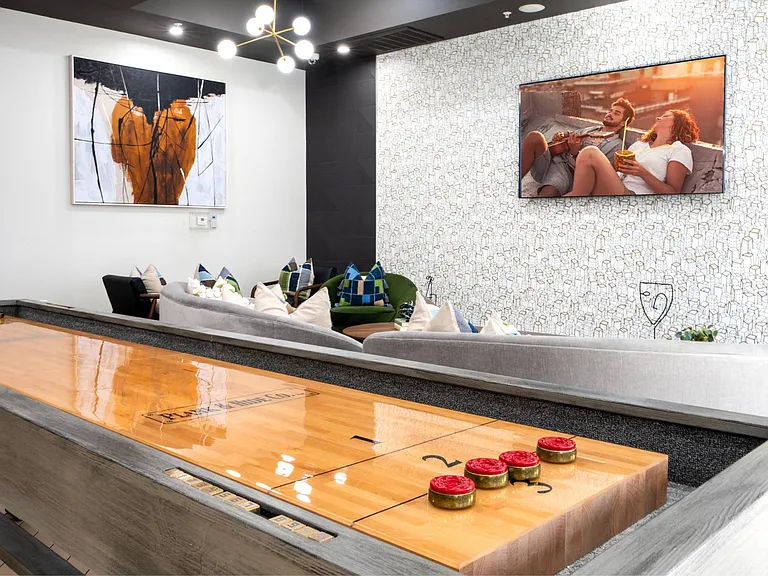 Level at Sixteenth — Photo 18