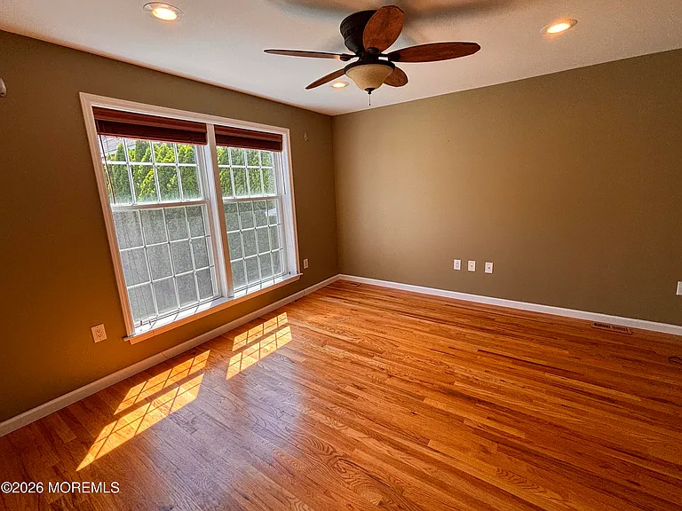 513 Evergreen Ave — Photo 23