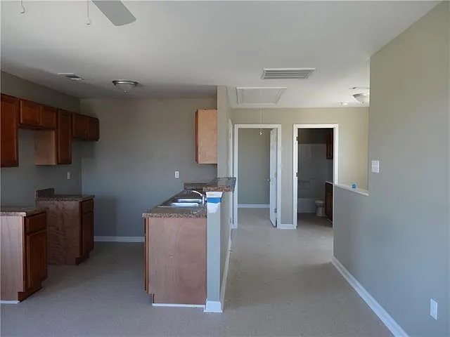 1121 Charbonnet St — Photo 8
